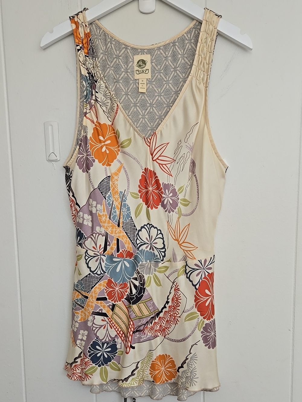 100% Silk Anthropologie Tiny Floral Printed V-Neck Sleeveless Top Size M